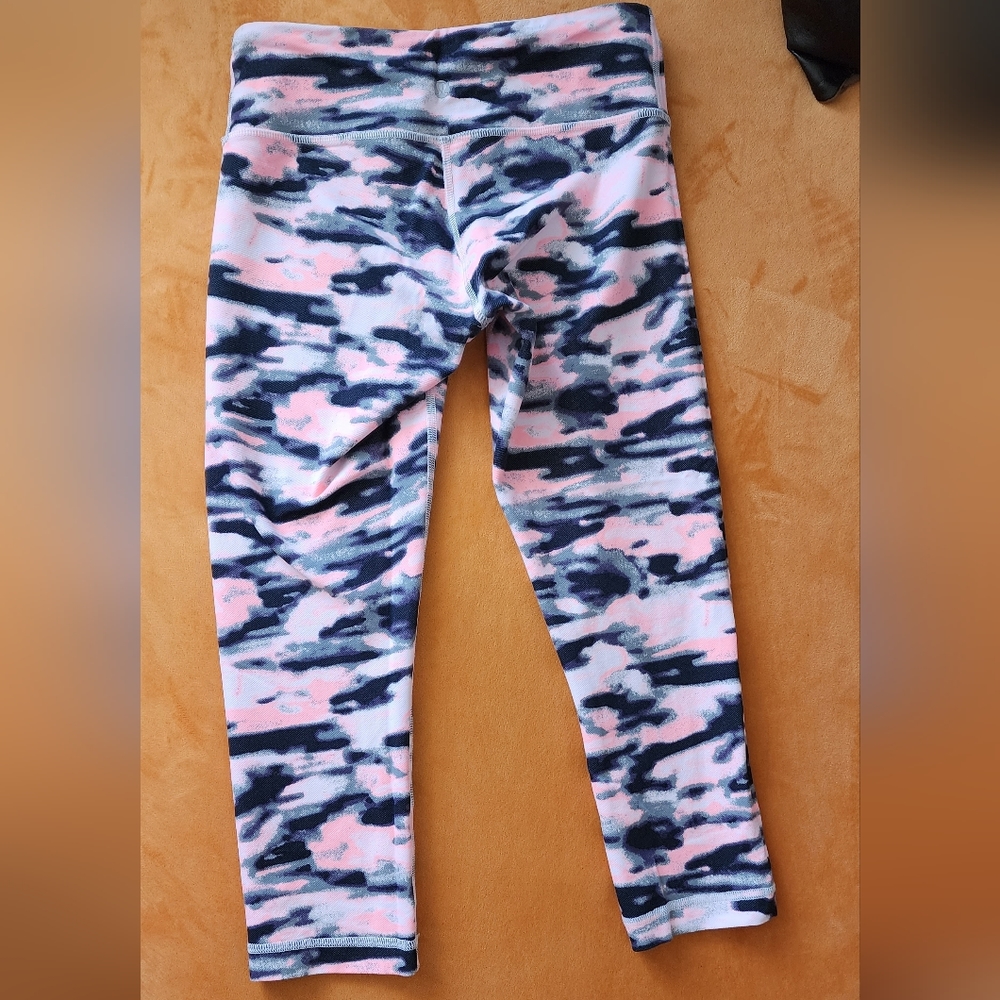 Lululemon  wunder under cropped sz 4